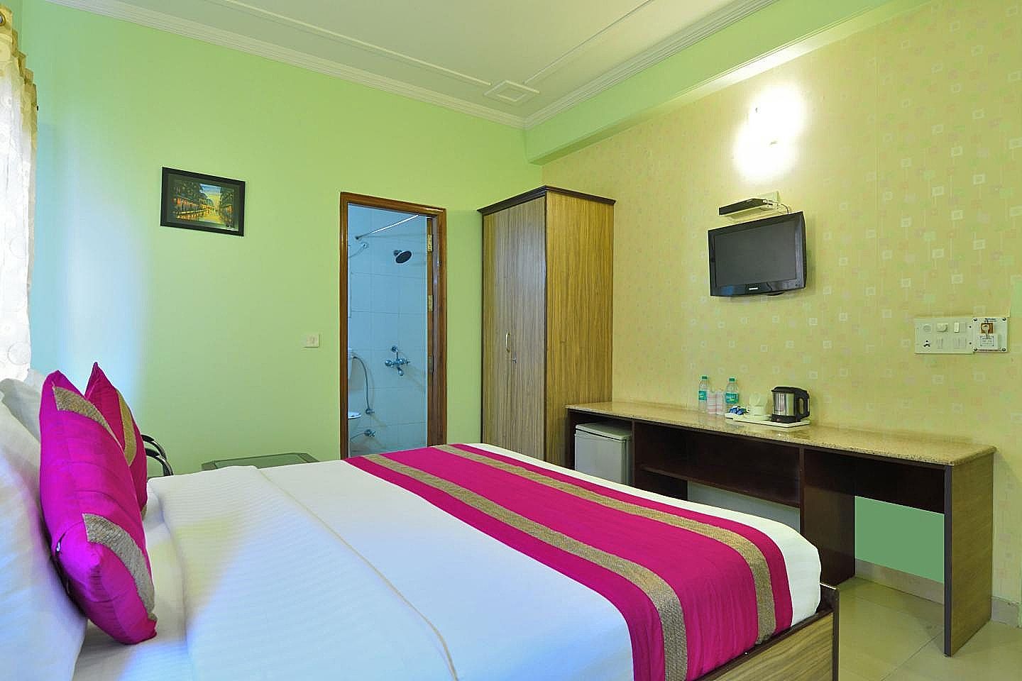 Hotel Persona International Deluxe Double Room 29
