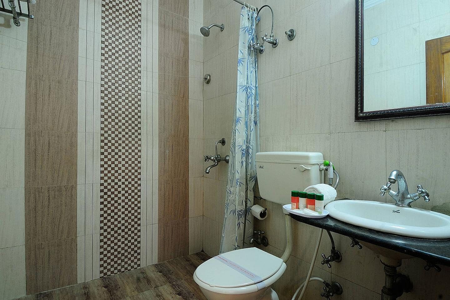 Hotel Persona International Deluxe Double Room 18