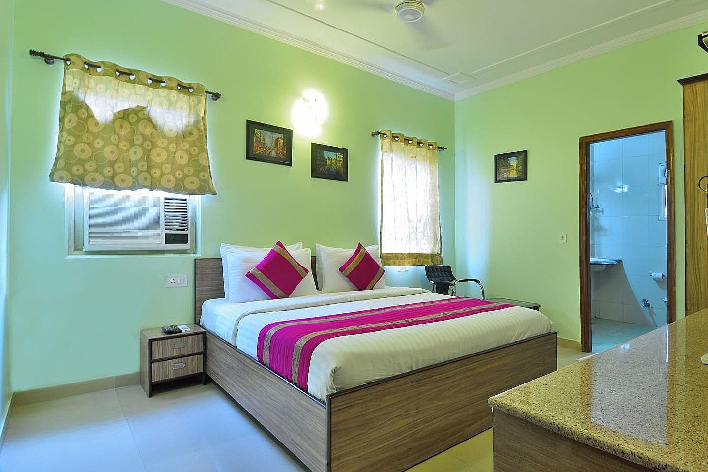 Hotel Persona International Deluxe Double Room 22