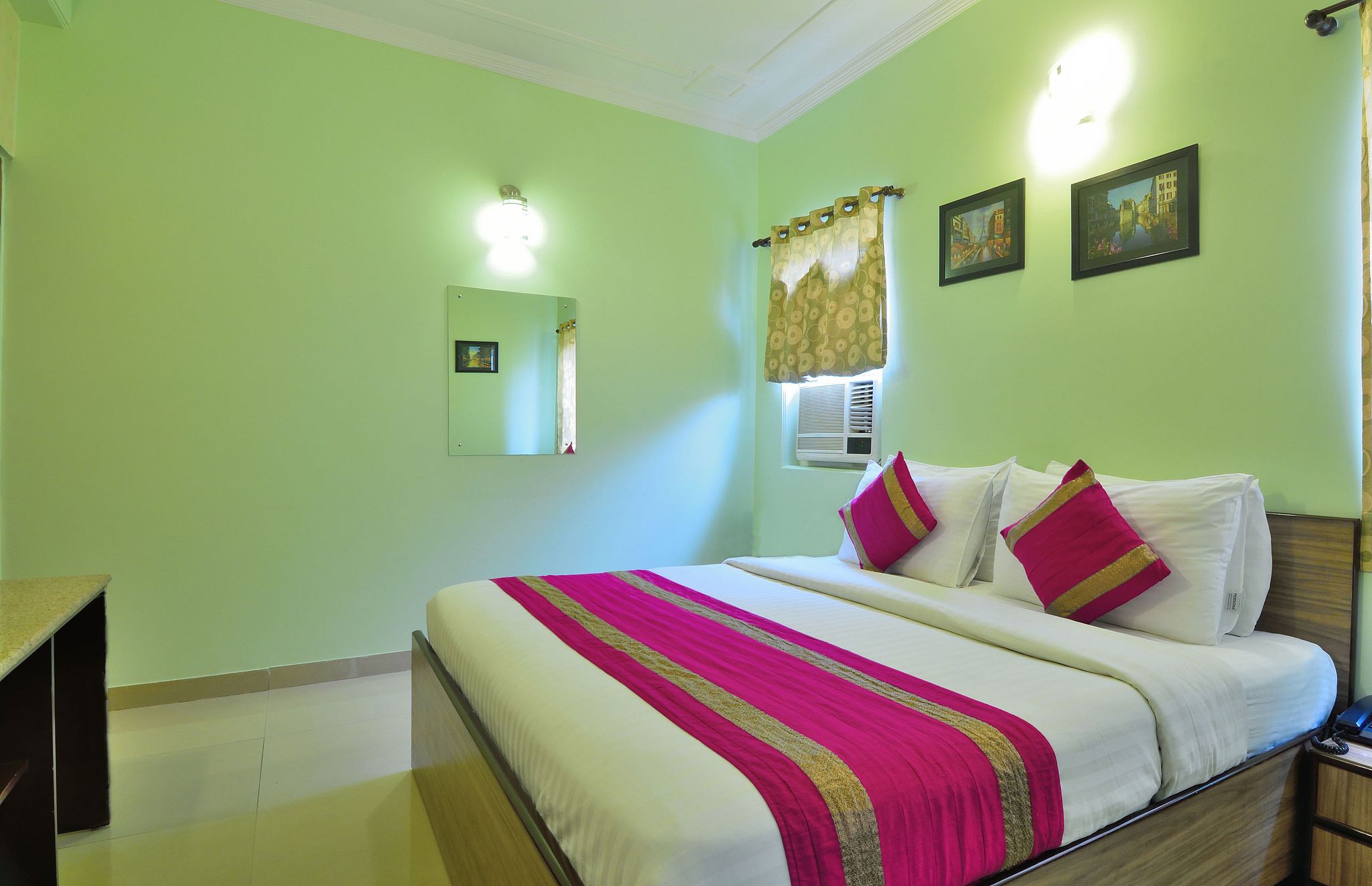 Hotel Persona International Deluxe Double Room 9