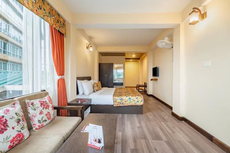 Summit Namnang Courtyard & Spa (MG Marg) Deluxe Room  with View 2