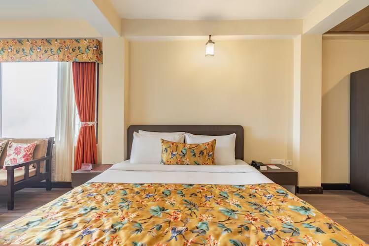 Summit Namnang Courtyard & Spa (MG Marg) Deluxe Room  with View 3