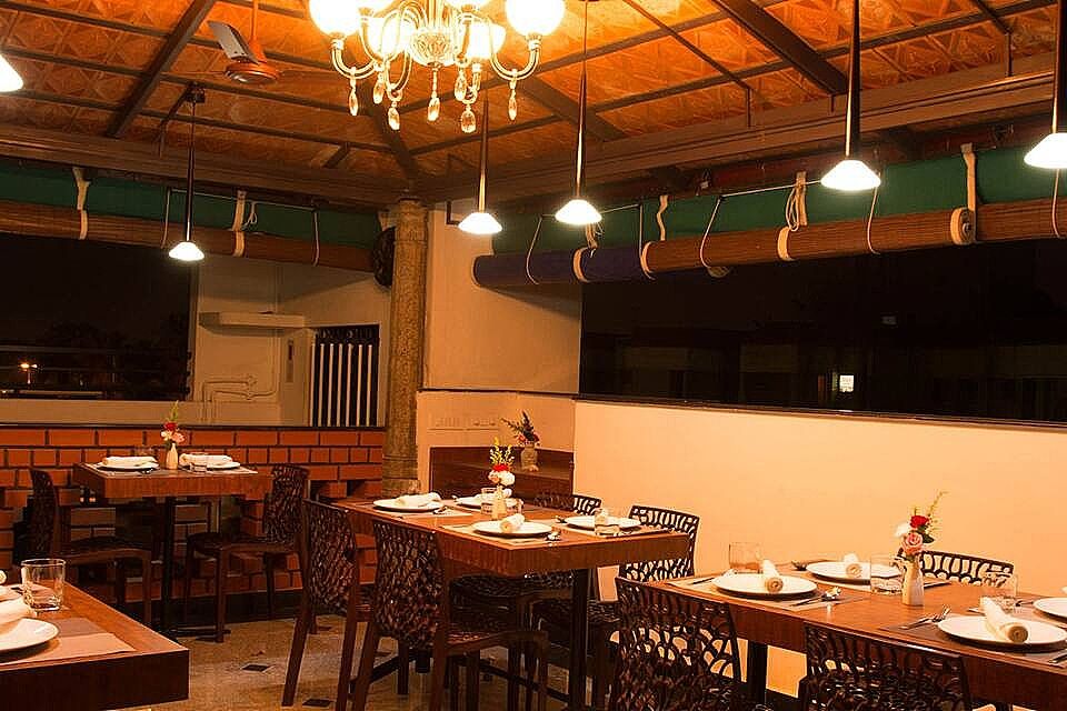 undefined Decastle Inn 7
