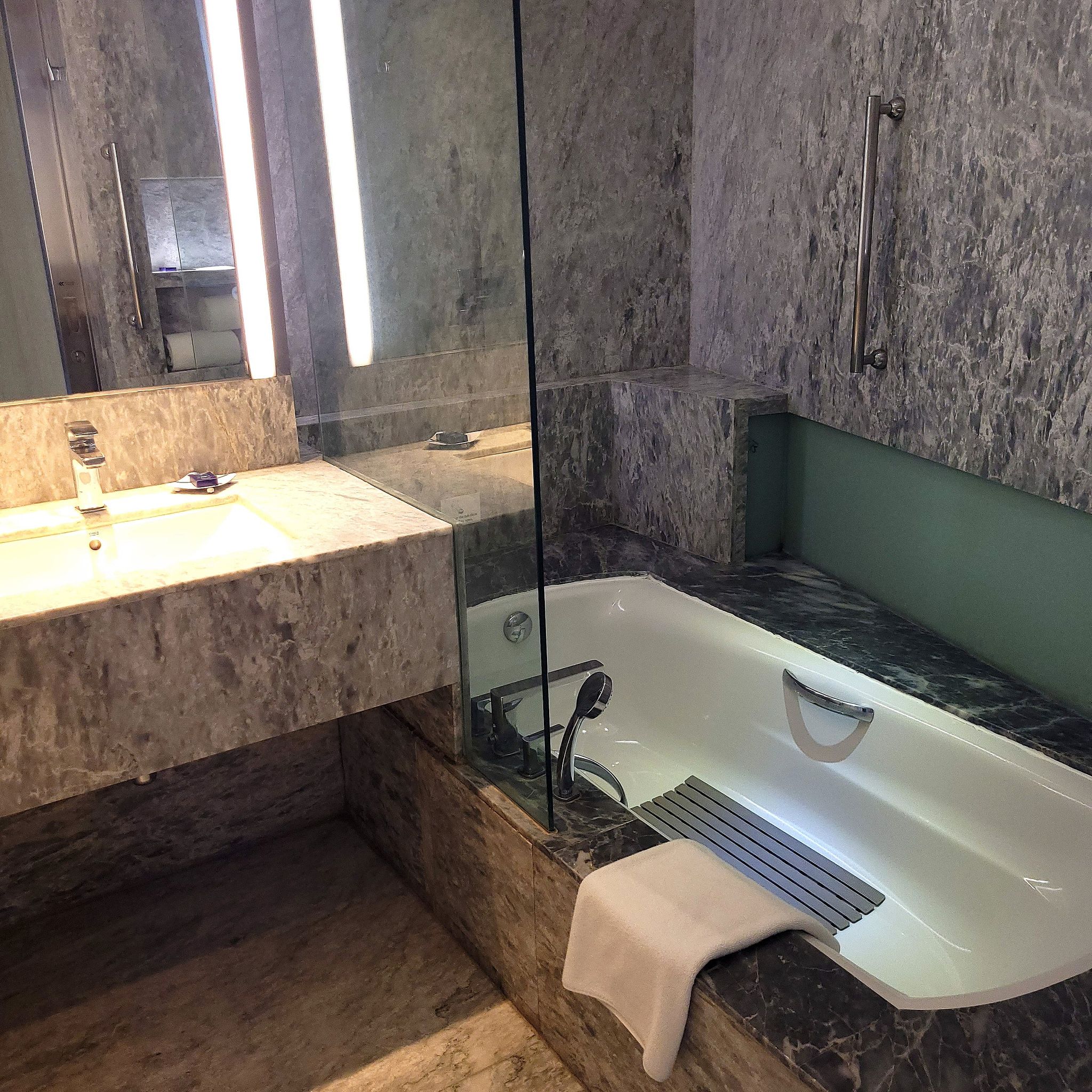 Vivanta Suite