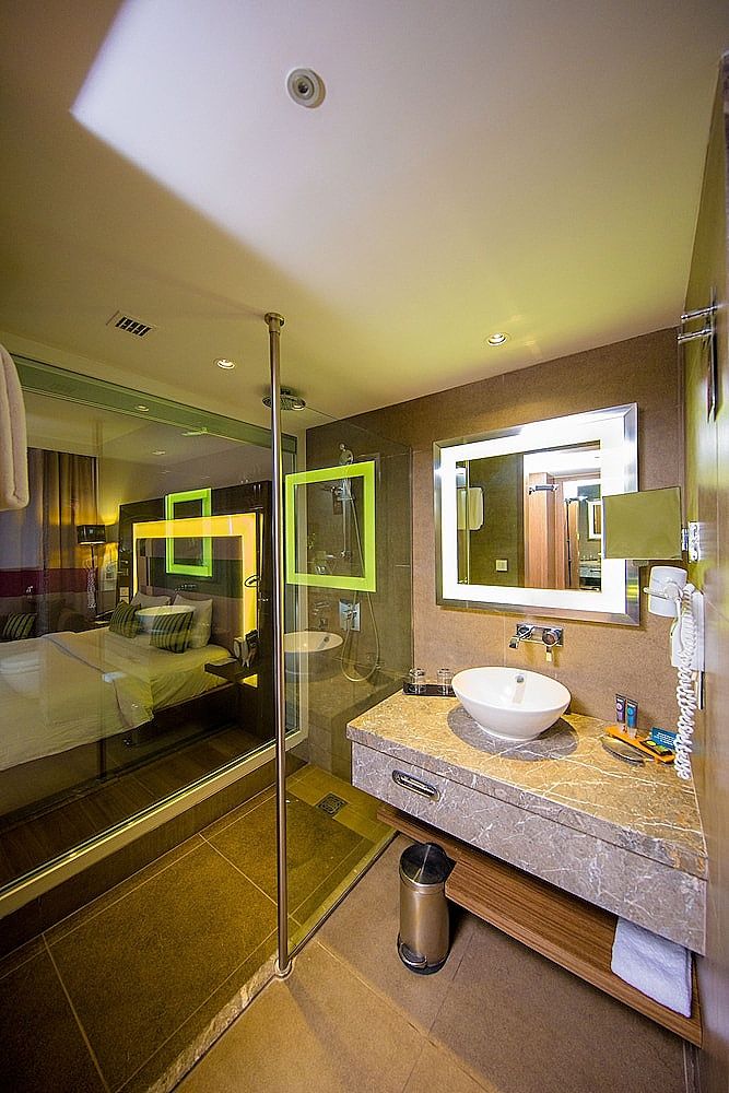 Novotel Chennai Sipcot Superior Room, 1 King Bed 3