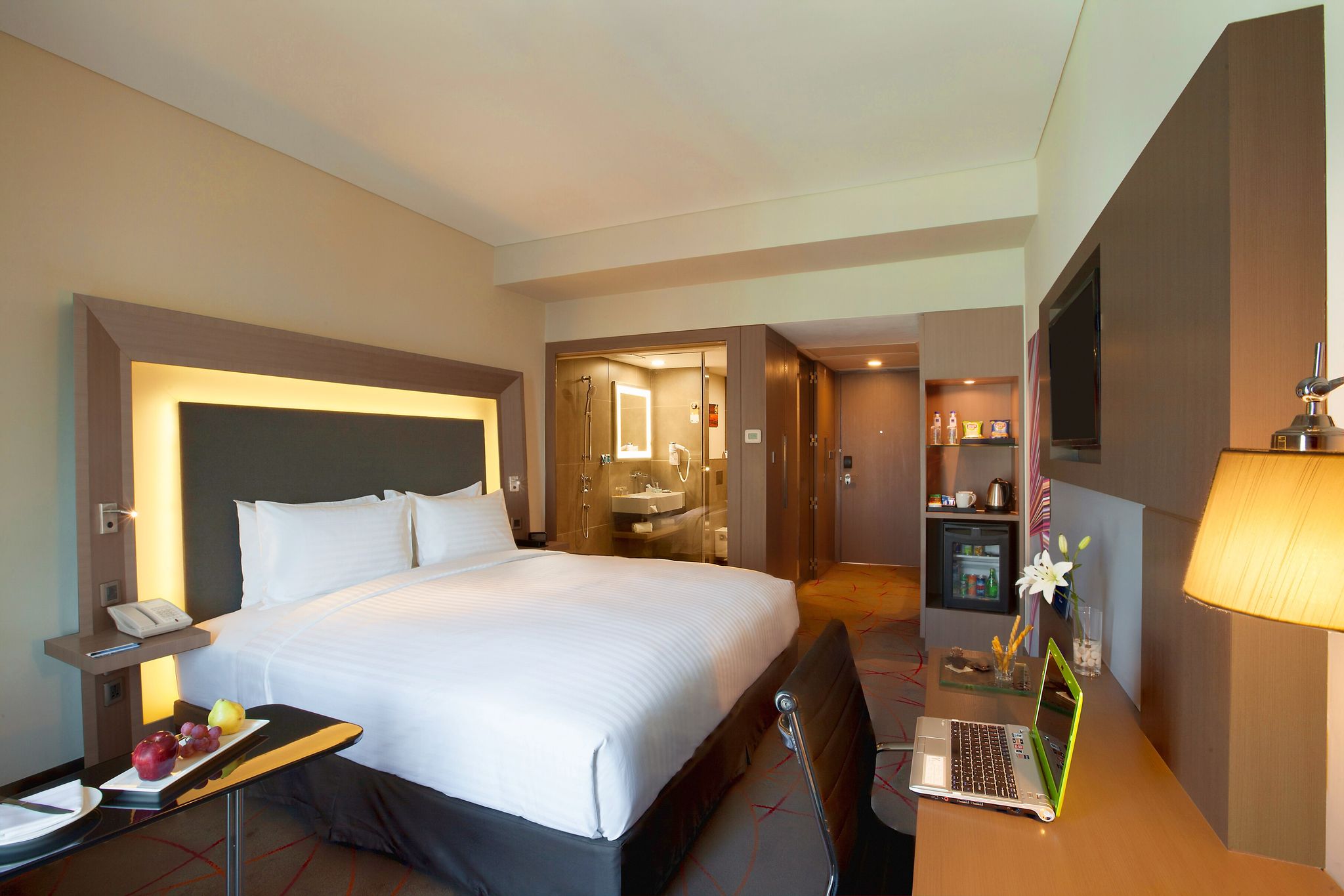Novotel Chennai Sipcot SUPERIOR KING BED 2 BEDS 3