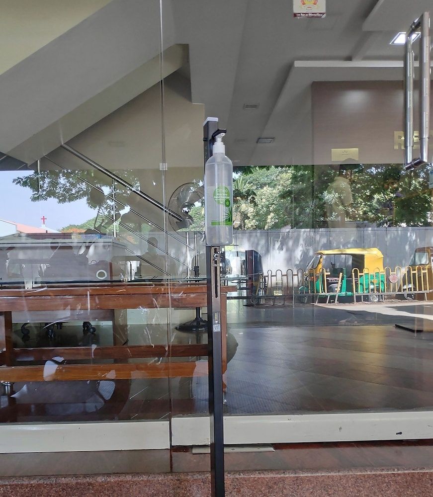 Check-in/check-out kiosk