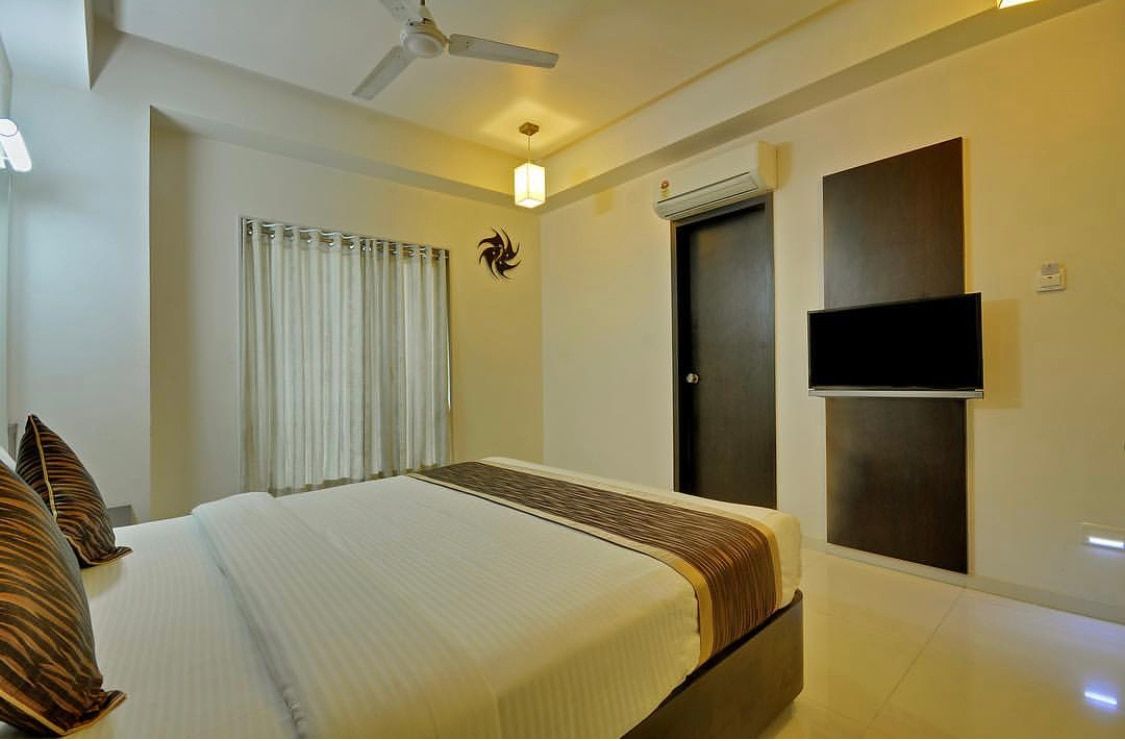 SUPERIOR DOUBLE BED AC