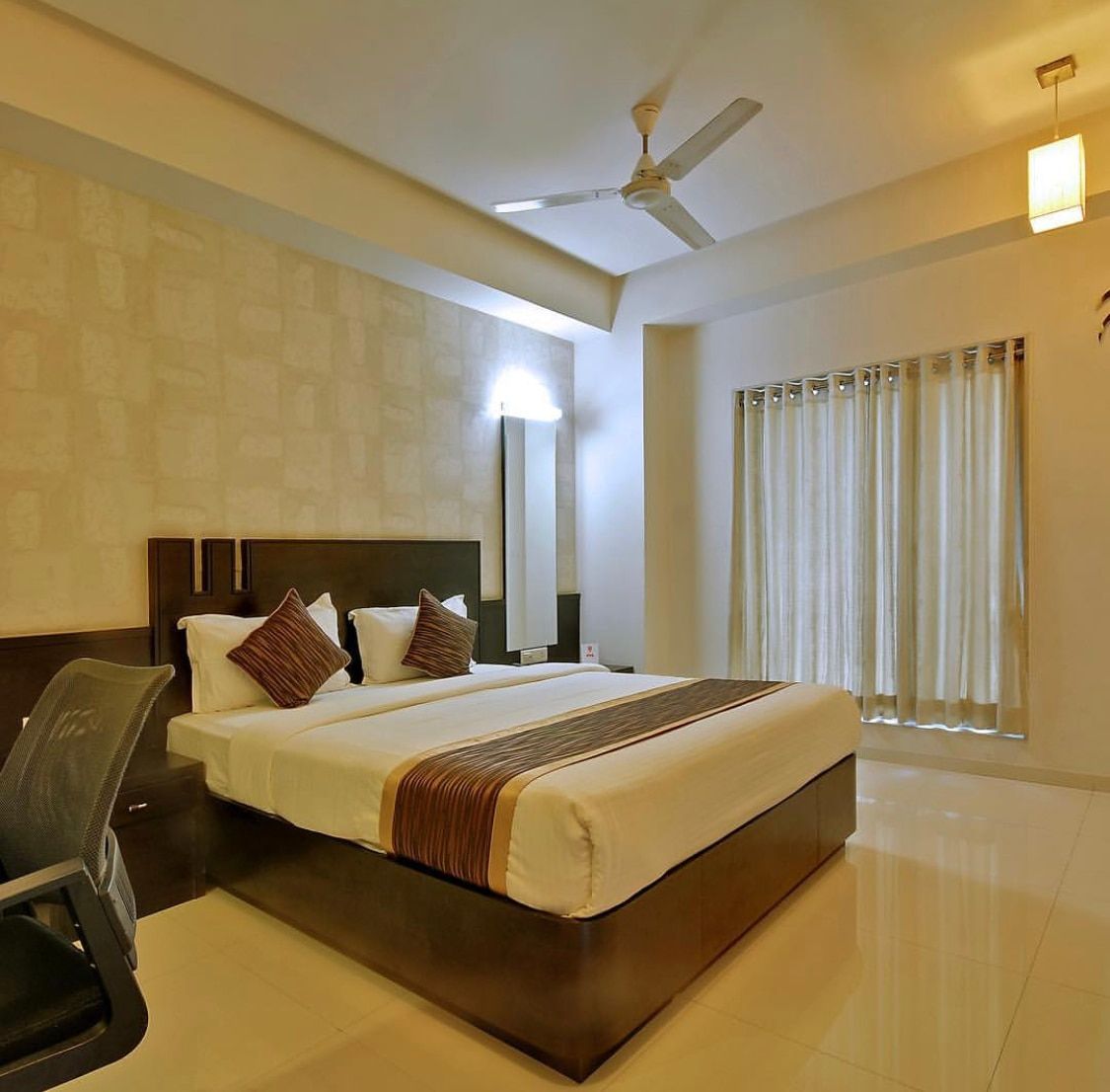 SUPERIOR DOUBLE BED AC