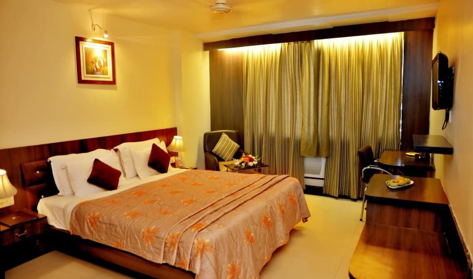 JINDAL REGENCY Deluxe Room with Garden View 2