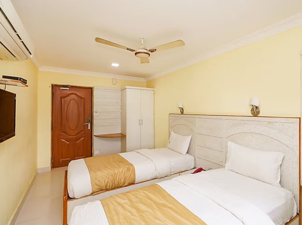 Hariharan Residency Deluxe AC Room 3