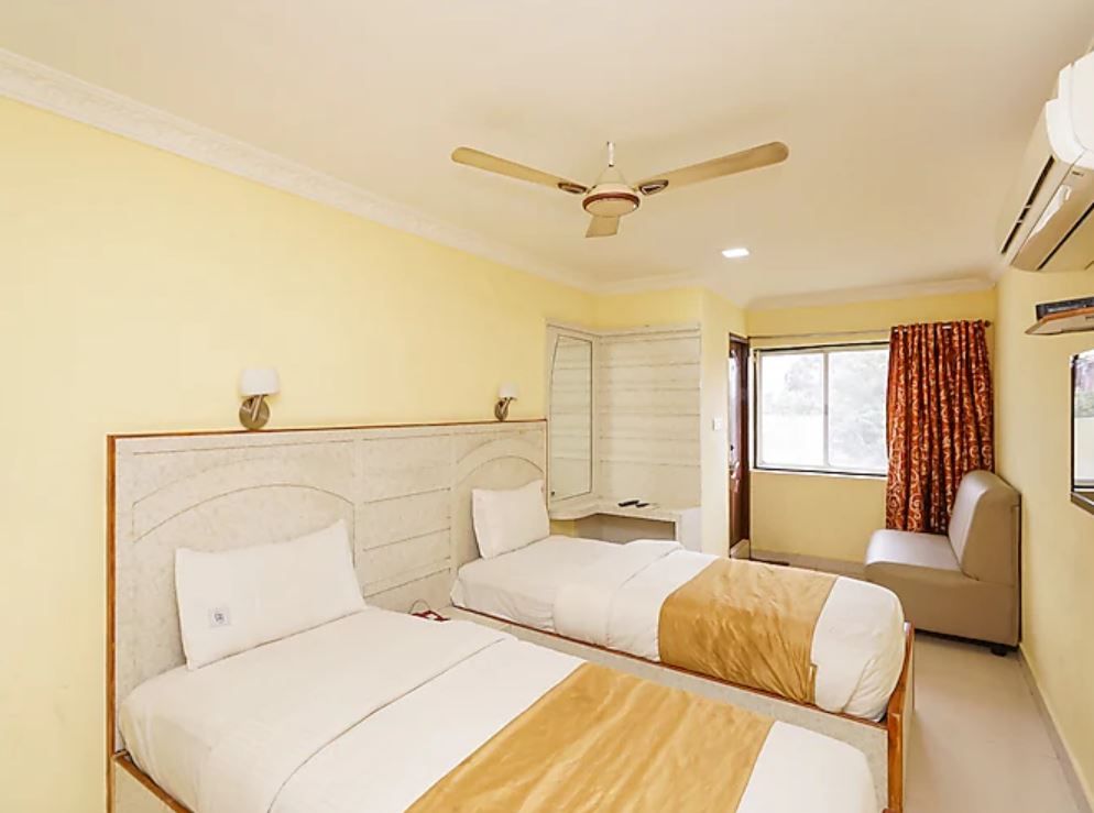 Hariharan Residency Deluxe AC Room 2