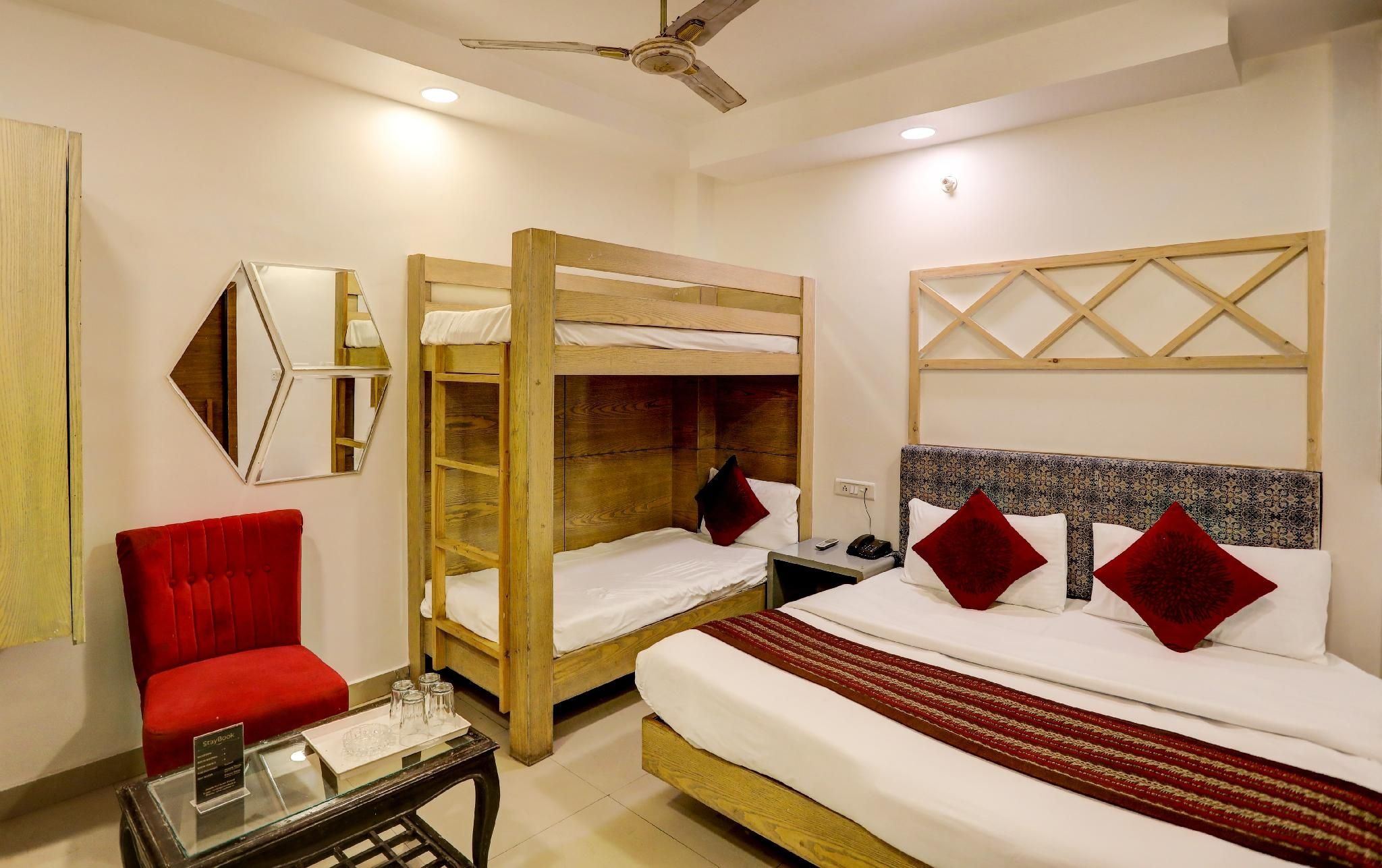 Quadruple Room with Bathroom