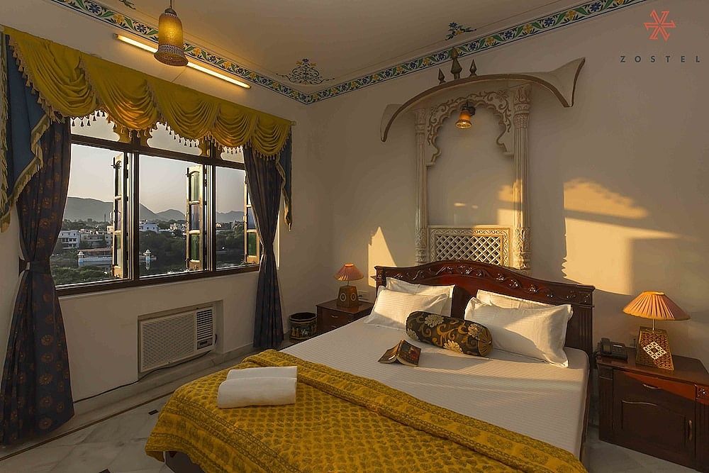 Deluxe Double Room, 1 Queen Bed, Lake View