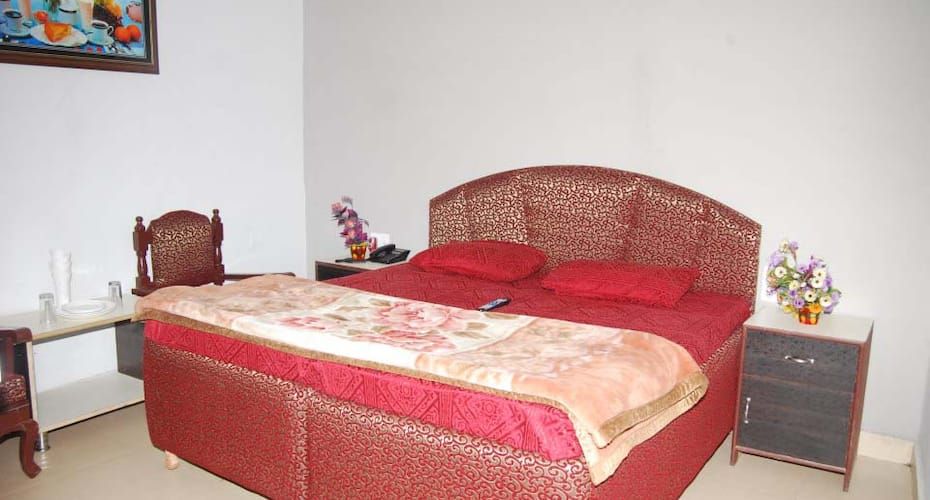 Hotel Mehak Deluxe Room