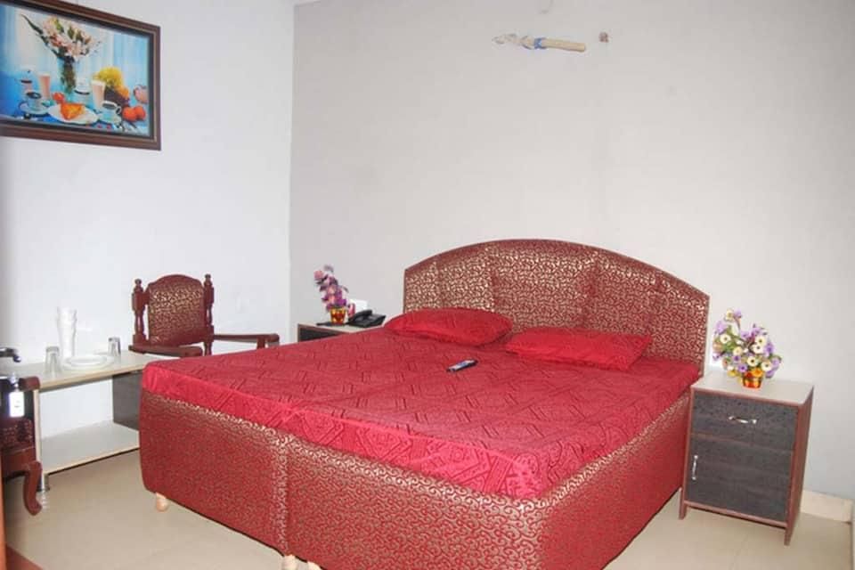 Hotel Mehak Deluxe Room 4