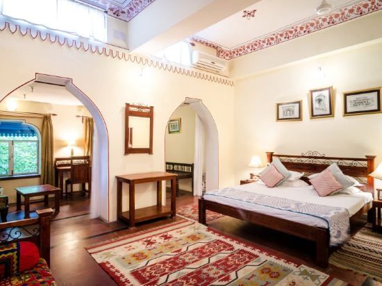 undefined Diggi Palace - A City Center Hidden Heritage Gem 5