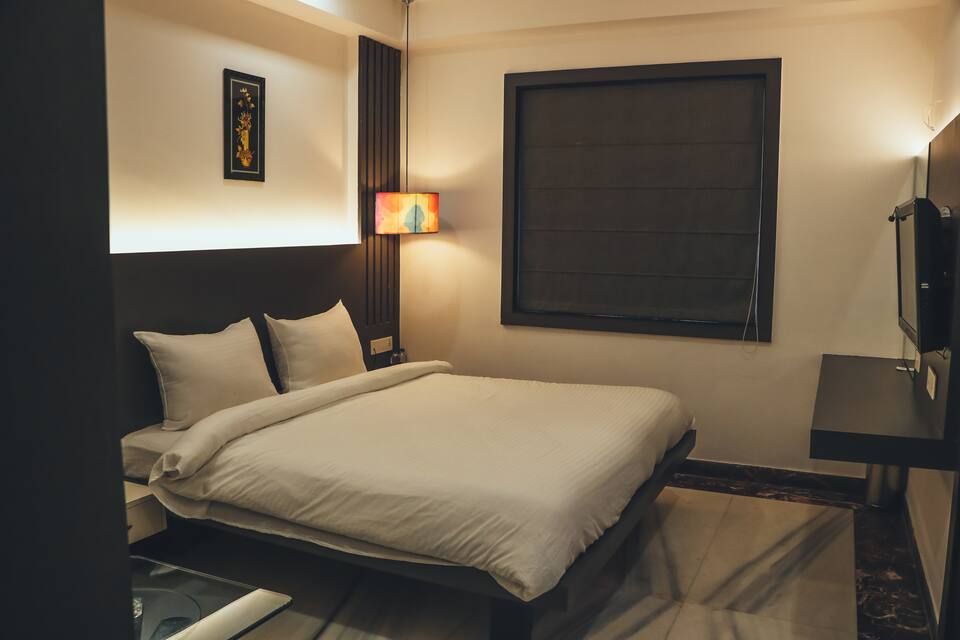 HOTEL MADHUSHREE Pearl 7