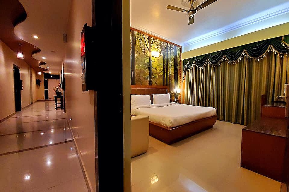 Hotel JSR Inn Standard Room 8