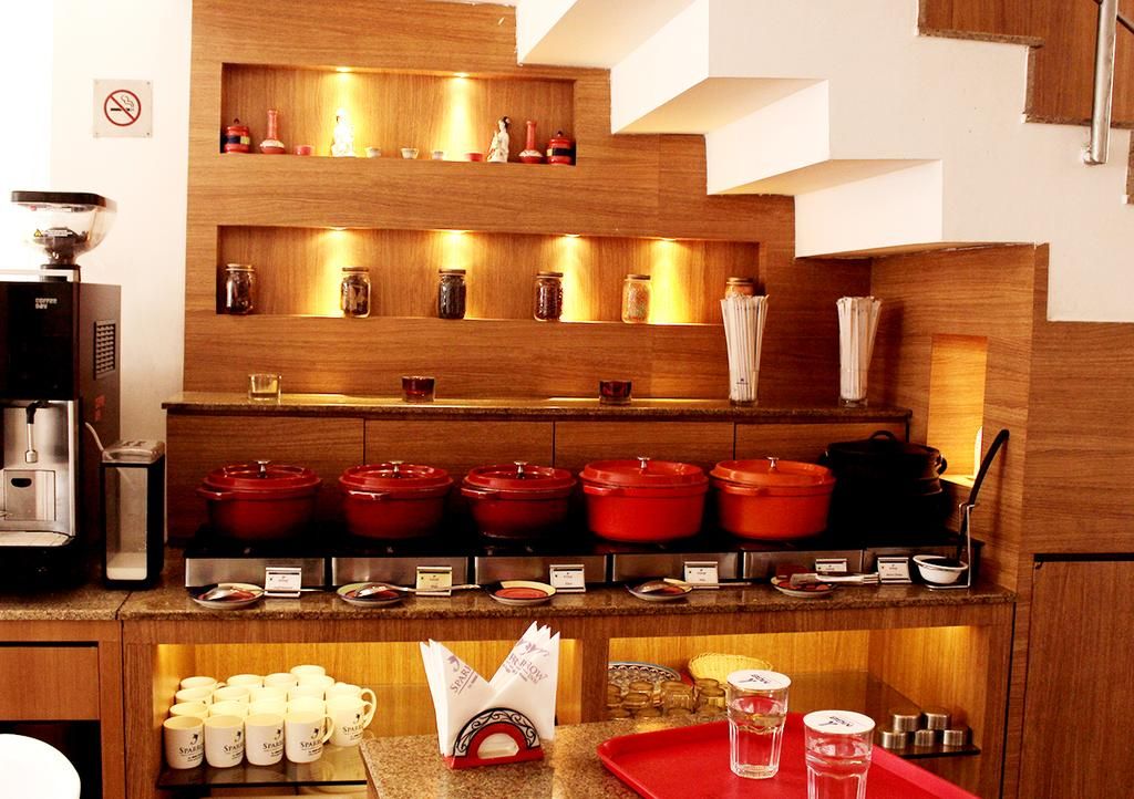 Food & Dining