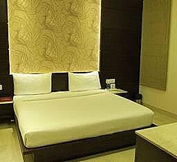 Hotel Parth Deluxe Room