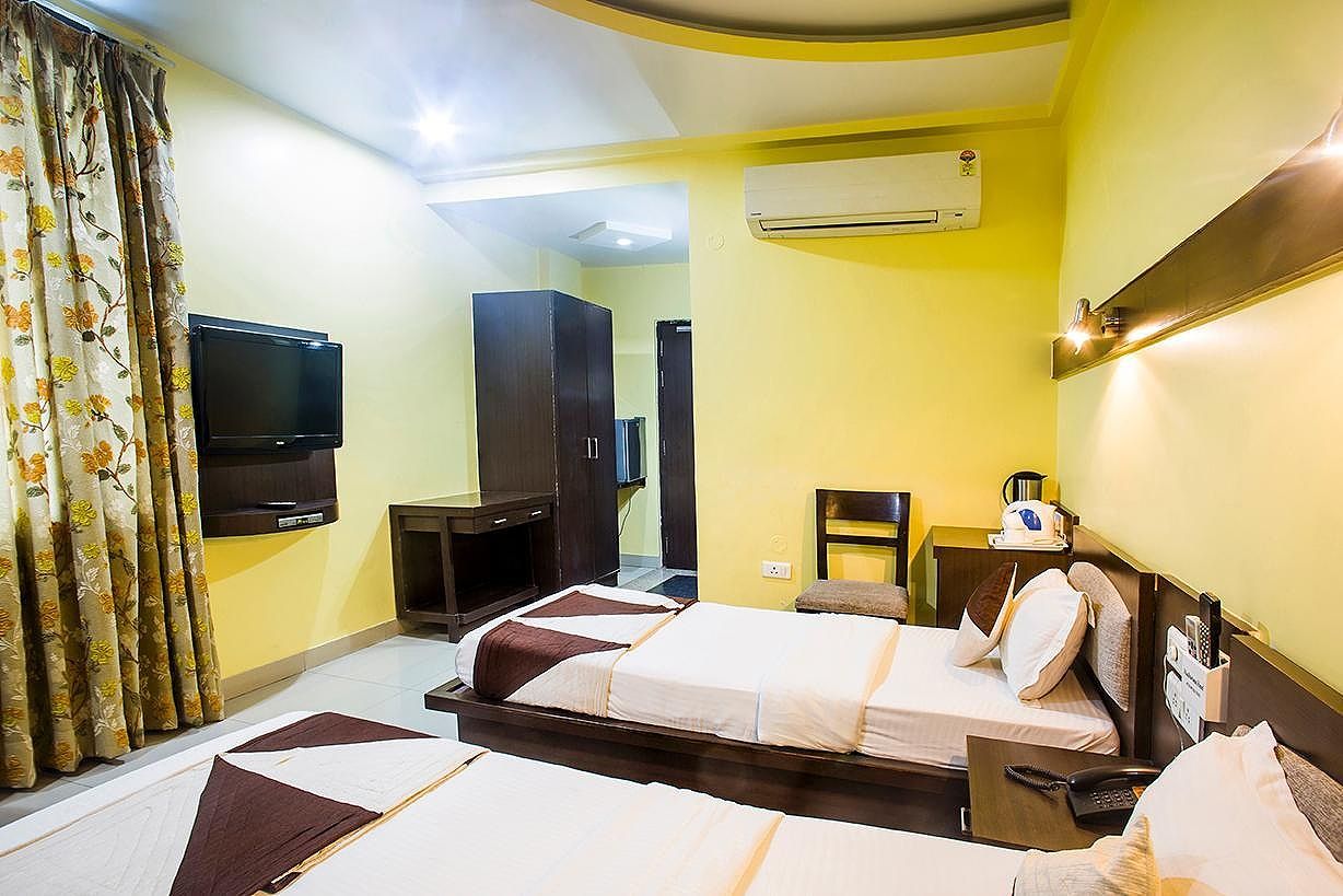 Hotel Madhurima Deluxe Room 4