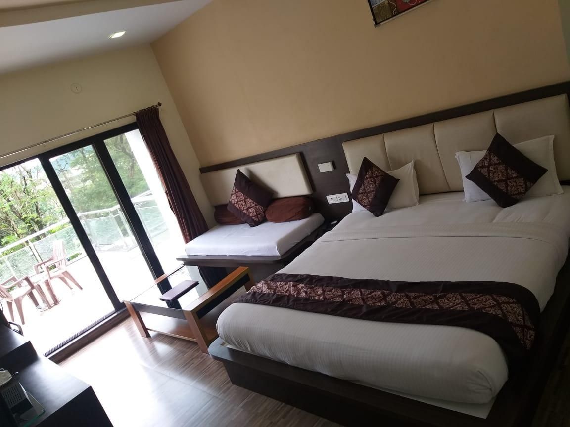 Deluxe Balcony Room