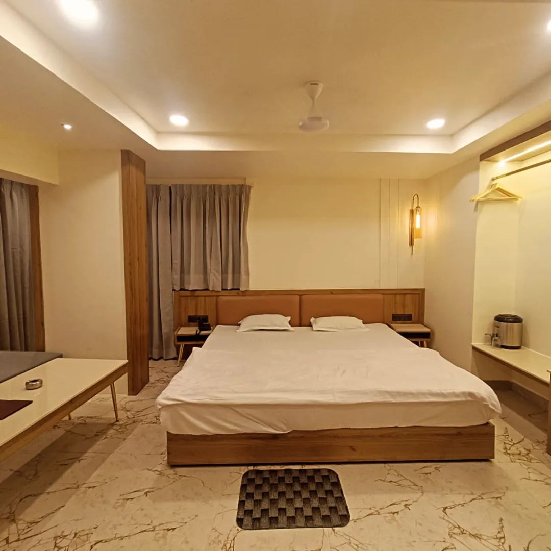 Premium suite with sofa-cum-bed (Ac or heater)