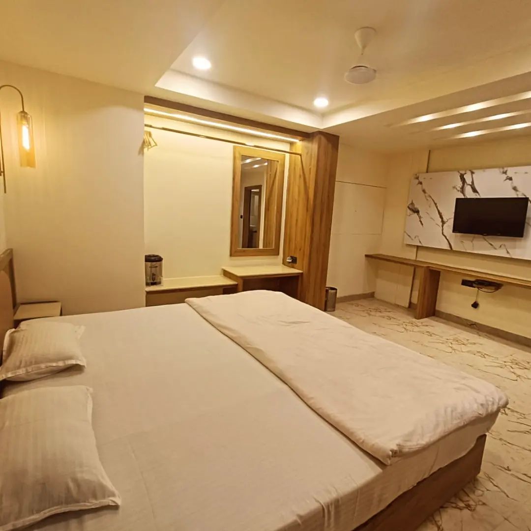 Premium suite with sofa-cum-bed (Ac or heater)