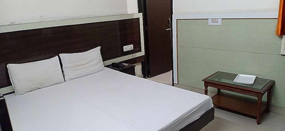 Hotel Su Shree Continental Standard Double Room with Fan 12