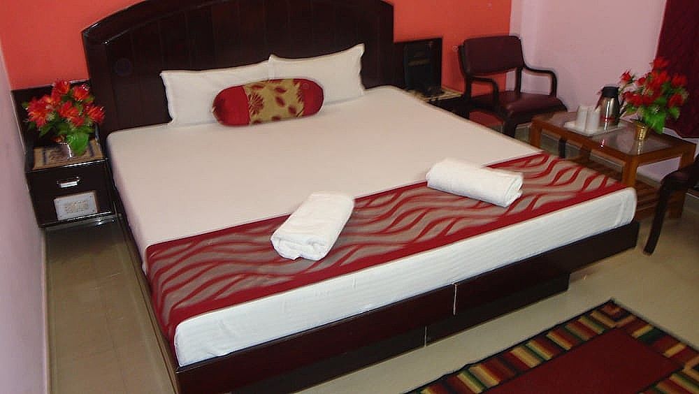 Hotel Su Shree Continental Standard Double Room with Fan 15
