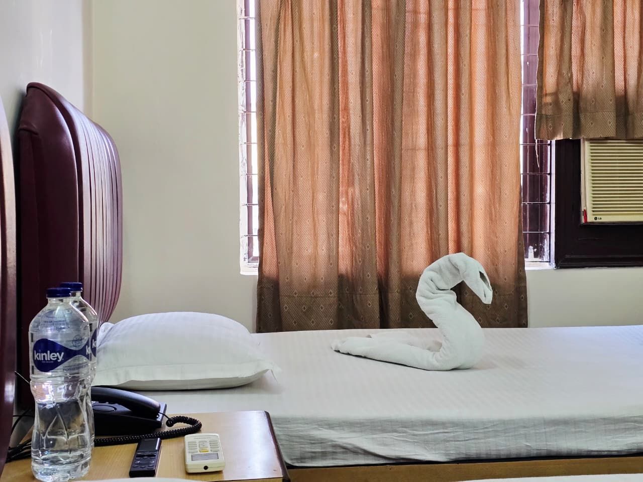 Hotel Akashdeep Standard Ac Room With Free Wifi 4