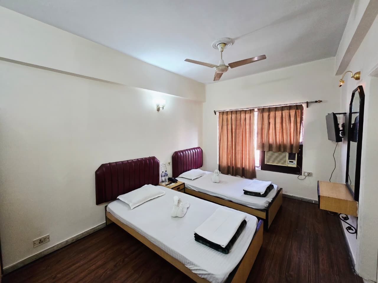 Hotel Akashdeep Standard Ac Room With Free Wifi 6