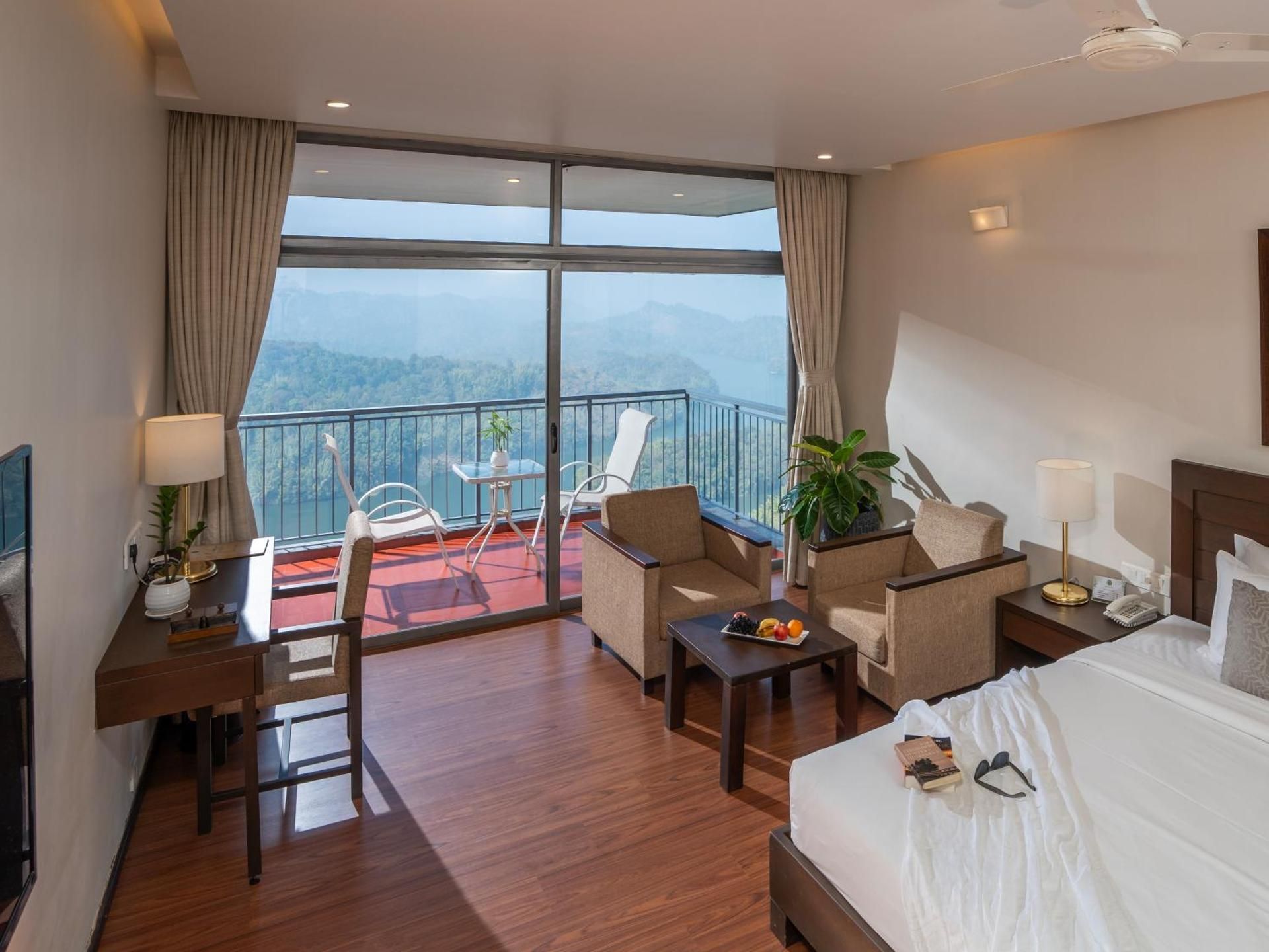 Ragamaya Resort & Spa Munnar Deluxe Lake View 3