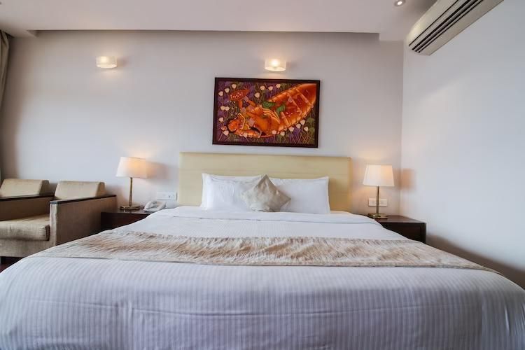 Ragamaya Resort & Spa Munnar Deluxe Lake View 4