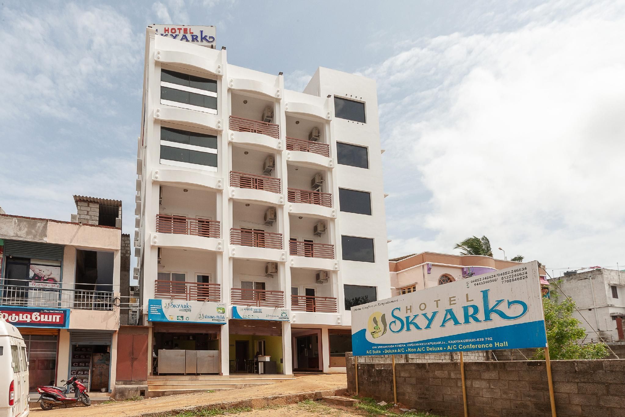 Hotel Skyark exterior_view 2