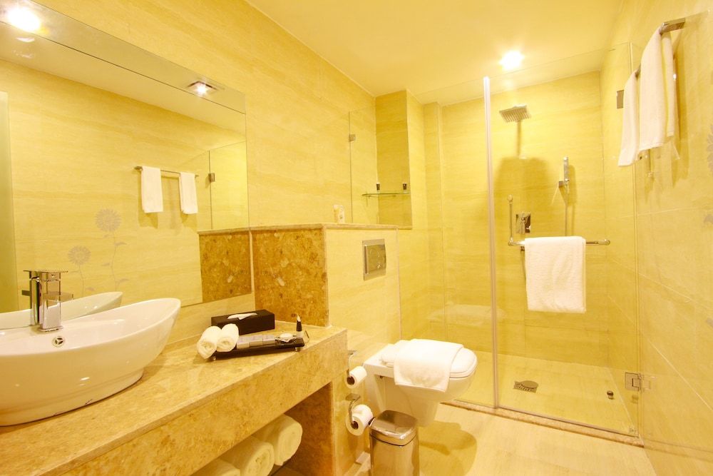 PrideInn Azure Hotel Nairobi Westlands Superior Room, 1 King Bed 12