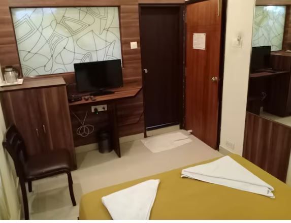 STANDARD SMALL NON AC ROOM