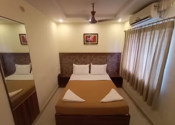 STANDARD SMALL NON AC ROOM