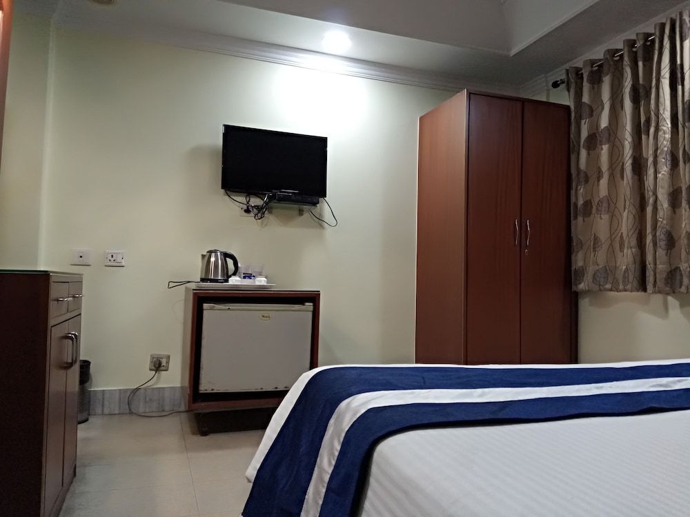 Deluxe Double or Twin Room, 1 King Bed, Accessible, Smoking