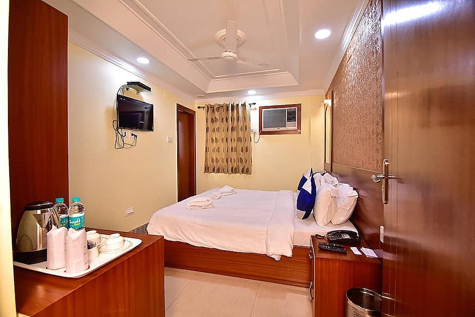 undefined Hotel Presidency Inn 9