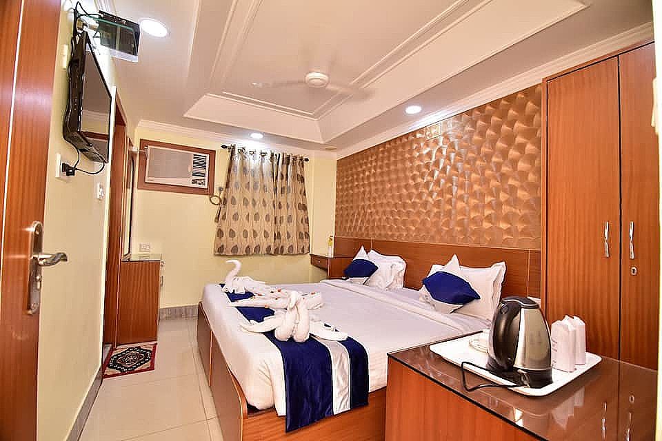 Hotel Presidency Inn Deluxe Ac Room with Free Wifi