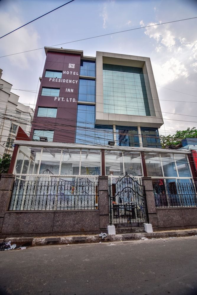 undefined Hotel Presidency Inn 5