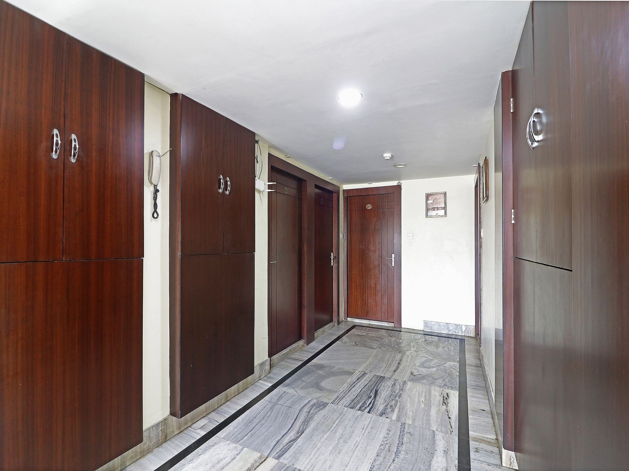 undefined Hotel Presidency Inn 3