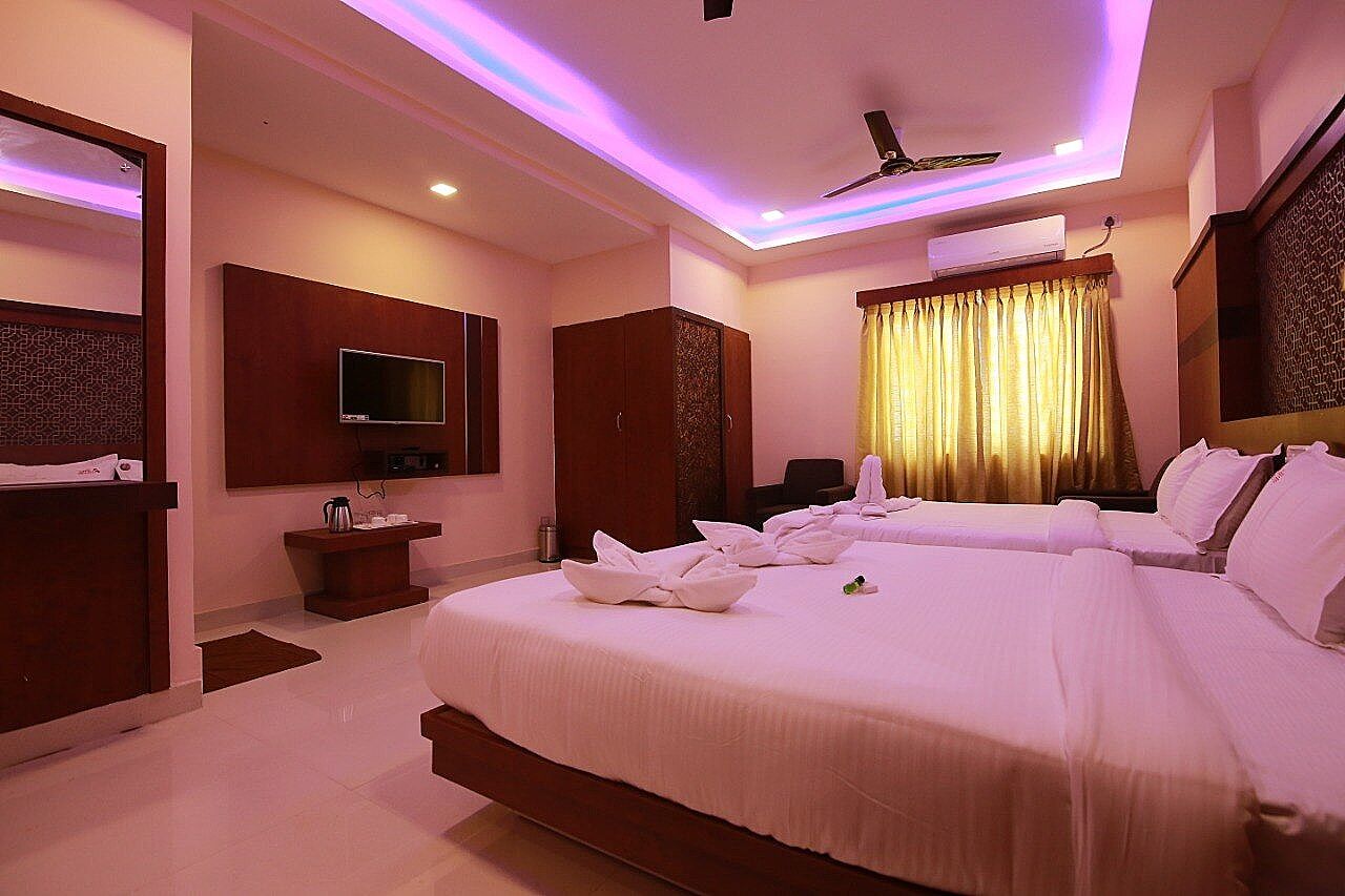 Kadamba Guestline Deluxe A/c Room