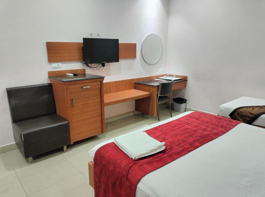 Kadamba Guestline Deluxe A/c Room 7