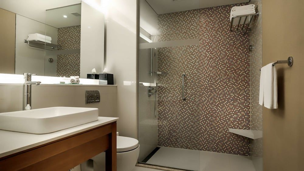 Hyatt Place Gurgaon Udyog Vihar Room (2 Twin Beds and 1 Sofa Bed) 7