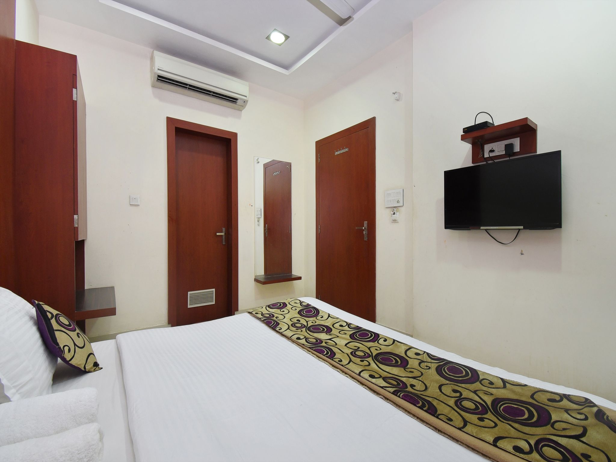 Standard Single Room Adhoc