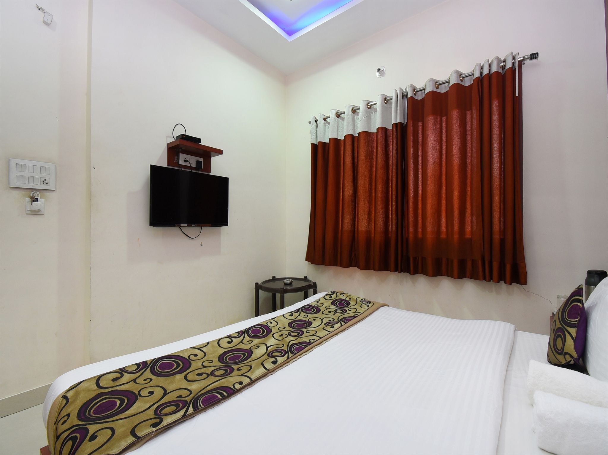 Single Super Deluxe A/C