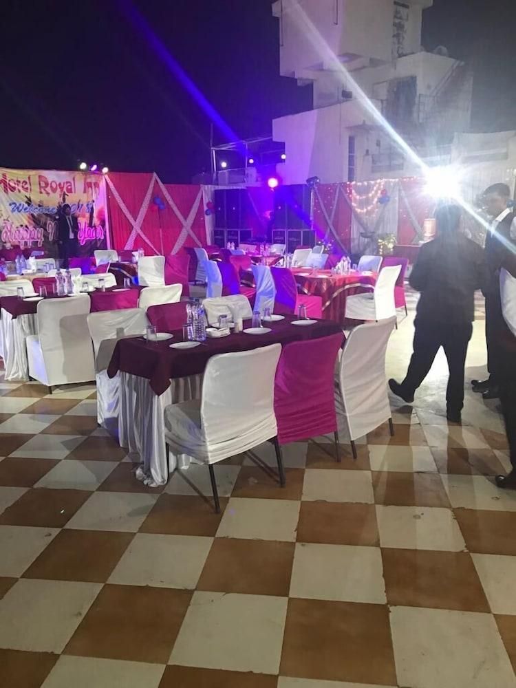 undefined Hotel Royal Inn 8